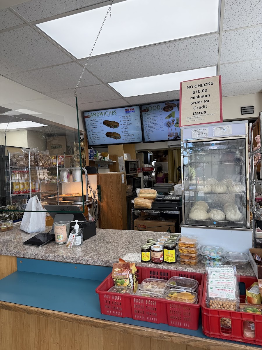 Bình Minh Sandwiches Photos 2